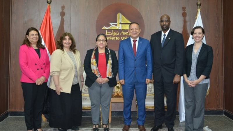وفد الوكالة الأمريكية