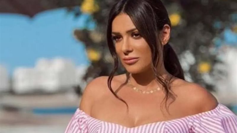 الفنانة إنجي المقدم
