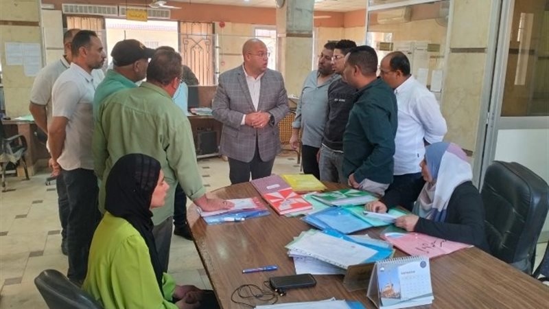 نائب محافظ الجيزة يتفقد سير العمل بالمركز التكنولوجي