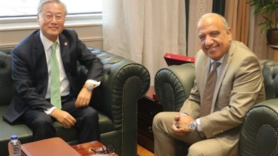 الكهرباء: الاستفادة من الخبرات الكورية في مجالات الطاقة المتجددة وتدريب الكوادر البشرية