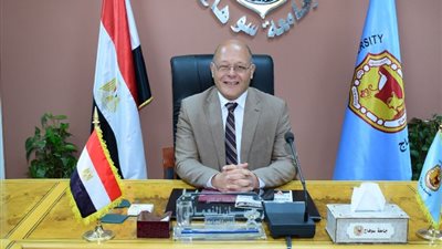 جامعة سوهاج تحصد المركز الثالث على مستوى الجمهورية بمحو أمية 15745 دارسًا