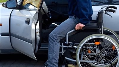 رئيس رابطة تجار السيارات: الحكومة تتجه لتعديل شروط استيراد السيارات لذوي الهمم