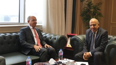 وزير الكهرباء يستقبل سفير الأردن بالقاهرة لتعزيز الشراكة والتعاون