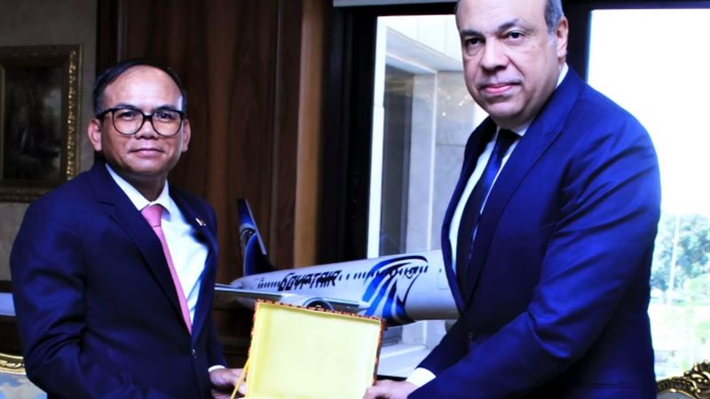 وزير الطيران المدني