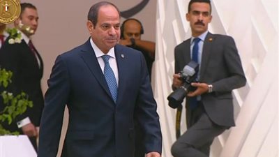الرئيس السيسي: المشروعات التنموية لا تخدمنا فقط لكنها تخدم أجيال كثيرة بعدنا