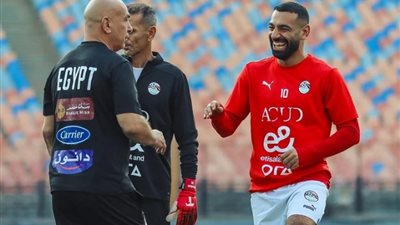 إيهاب الكومي: راحة صلاح كانت تنسيقية وتصريحات حسام حسن تخصه