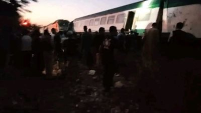 الدفع بــ23 سيارة إسعاف، نقل المصابين فى حادث تصادم قطارى المنيا إلى المستشفى العام والجامعى