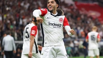 عمر مرموش يتألق في آينتراخت فرانكفورت ويتوج بجائزة أفضل لاعب