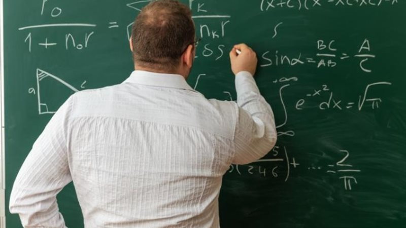 وظائف معلم مساعد