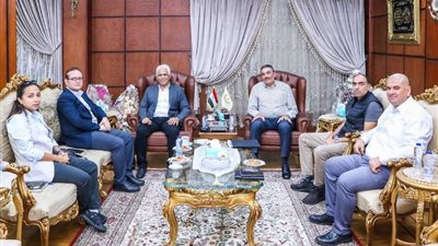 رئيس ميناء دمياط يلتقي رئيس الشركة المصرية للمناطق اللوجستية