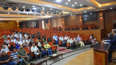 سكرتير عام محافظة الدقهلية يتابع تطبيق قانون المحال العامة بالمحافظة