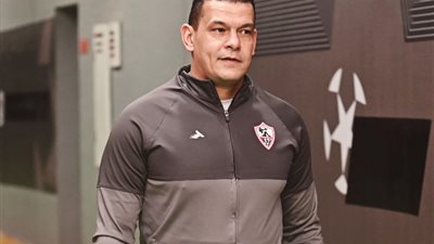 عبد الواحد السيد يصل الإمارات قبل بعثة الزمالك لإنهاء تحضيرات 