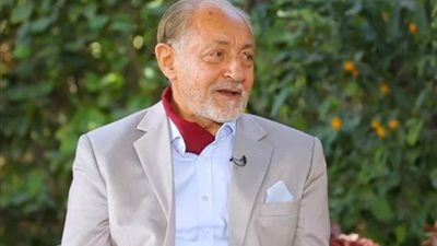 عبد العزيز مخيون: تغلبت على شعوري بالغربة في بداية مشواري الفني