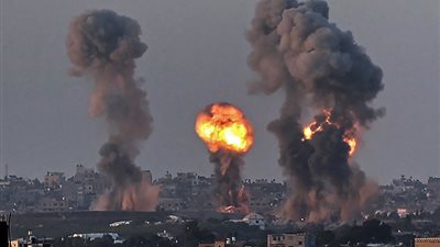 معظمهم أطفال ونساء، 15 شهيدا في غارات جوية على قطاع غزة