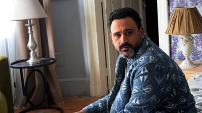 أكرم حسني ينعي ضحايا حادث جامعة الجلالة