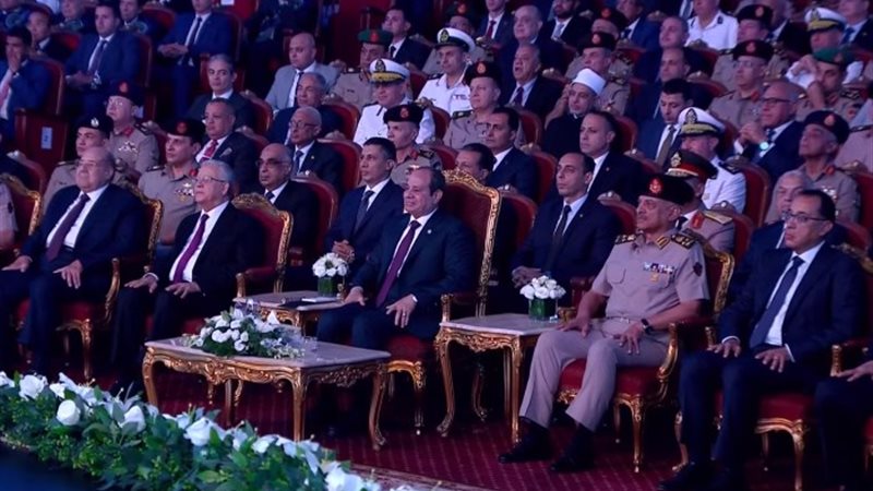 الرئيس عبد الفتاح السيسي، القائد الأعلي للقوات المسلحة