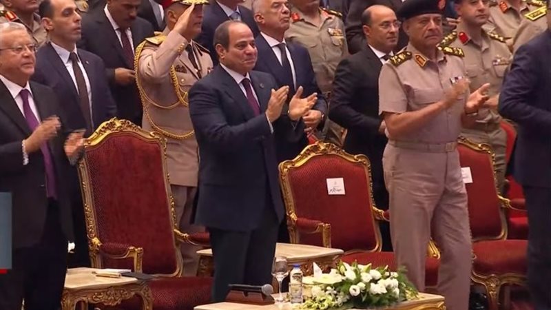 الرئيس عبد الفتاح السيسي، القائد الأعلي للقوات المسلحة
