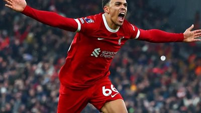 أرنولد في ريال مدريد، لاعب «مؤقت» بديلا لـ« كارفخال» المصاب بالصليبي