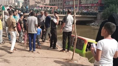 النيابة تأمر بتفريغ كاميرات المراقبة بحادث انقلاب أتوبيس بترعة في شبرا الخيمة