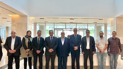 وفد من وزارة التعليم العالي يزور الطلاب المصابين في حادث أتوبيس الجلالة