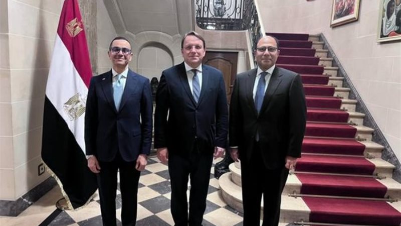 السفير أحمد أبو زيد ووزير الاستثمار والمفوض الأوروبي