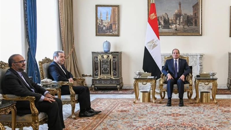 الرئيس السيسي ووزير الخارجية الإيراني