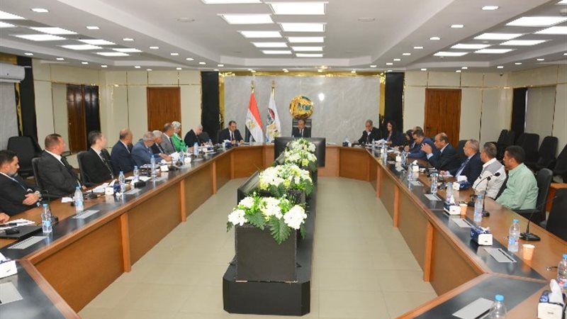 جانب من لقاء وزير قطاع الأعمال