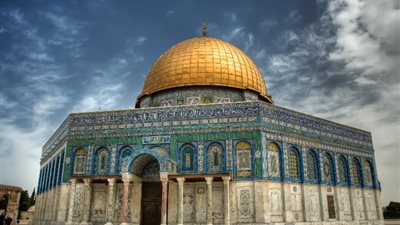 إغلاق الحرم الإبراهيمي واقتحام الأقصى، تصاعد انتهاكات الاحتلال ضد المقدسات الدينية