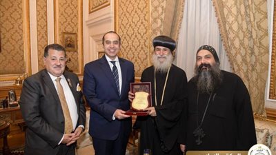 وزير الشئون النيابية يشيد بدور الكنيسة الأرثوذكسية في تعزيز الوحدة الوطنية