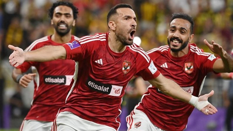 لاعبو الأهلي