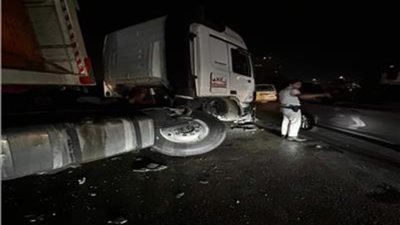 شلل مروري بسبب تعطل سيارة نقل أمام مدخل الزهور بالمعادي