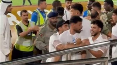 نجم الأهلي يهاجم ثنائي خناقة الزمالك في الإمارات: انتوا لسه بالقلم الرصاص