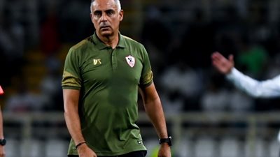 جوميز يعقد جلسة مع لاعبي الزمالك قبل مران اليوم استعدادا للأهلي