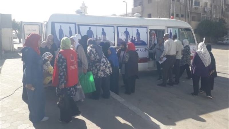 اقبال كبير على سيارات وزارة الصحة بحي شرق مدينة نصر