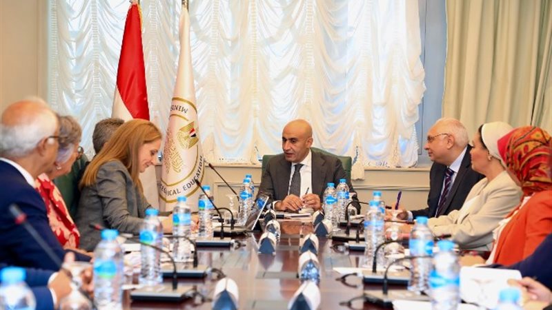 اجتماع وزير التربية والتعليم مع سفير ايطاليا بالقاهرة