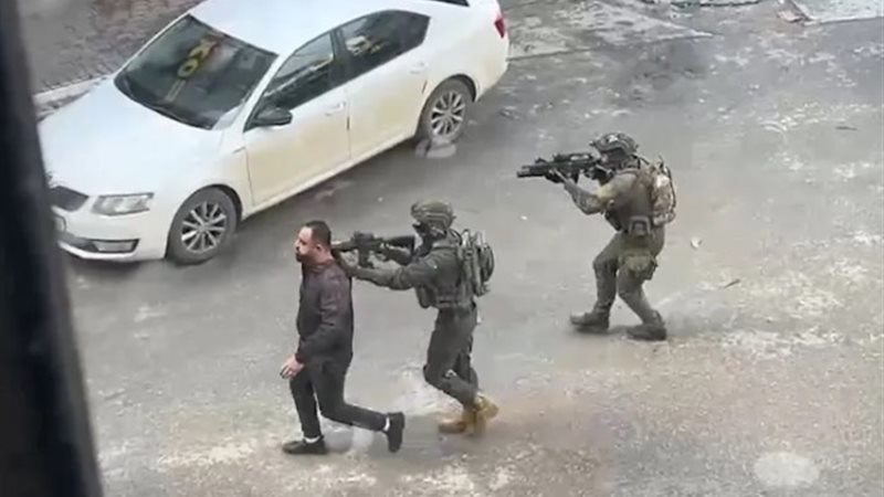 استخدام الفلسطينيين دروع بشرية