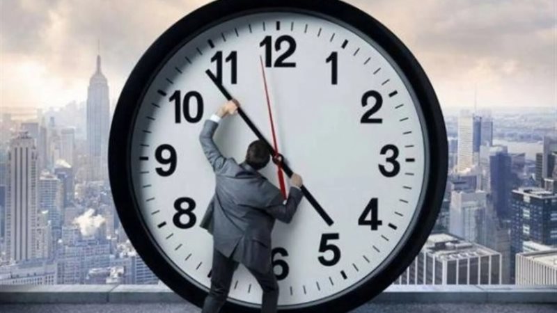 تغيير الساعة- ارشيفية