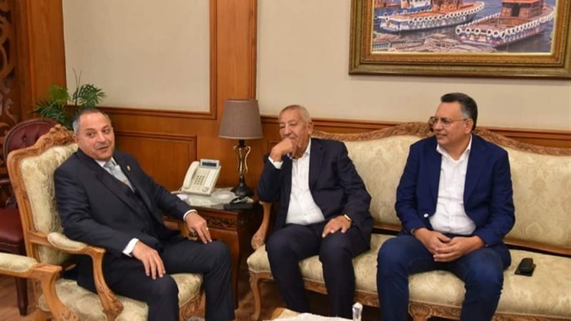 محافظ بورسعيد يستقبل رئيس نادي المصري