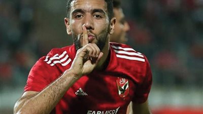 محمد رمضان يكشف مفاجأة جديدة بشأن مستقبل القندوسي مع الأهلي