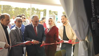 رئيس قطاع الإرشاد الزراعي يفتتح النسخة السادسة من معرض أجرى بلازا (صور)