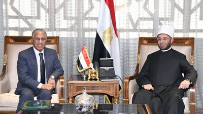 وزير الأوقاف يبحث مع سفير المغرب التعاون المشترك ويتسلم رسالة من نظيره (صور)