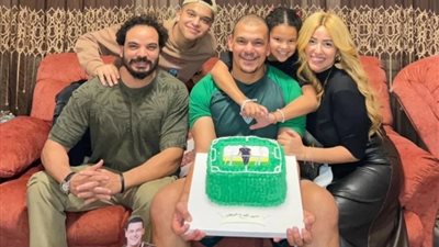 أسرة عبد الواحد السيد تحتفل بعودته إلي القاهرة 