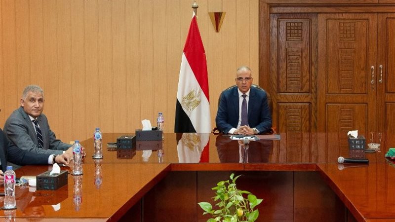 اجتماع وزير الري