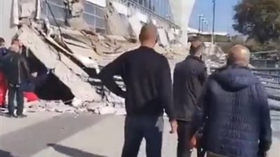 انهيار سقف في محطة قطار بمدينة صربية (فيديو)