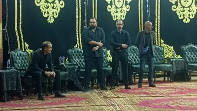 أشرف زكي يستقبل عزاء حسن يوسف في مسجد عمر مكرم