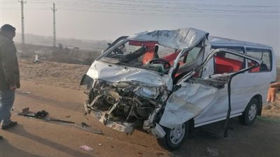 إصابة 12 شخصا في انقلاب سيارة ميكروباص بالإسماعيلية