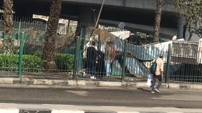 السيطرة على حريق موقف عبد المنعم رياض وإعادة الحركة المرورية