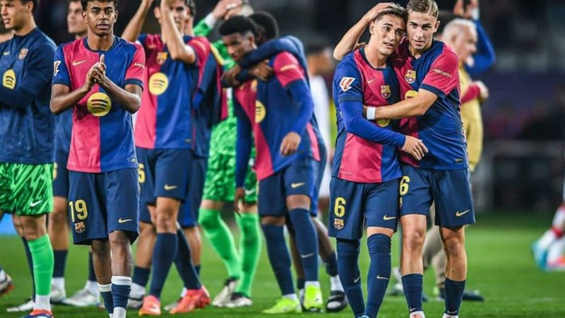 لاعبي برشلونة