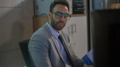 جريمة قتل تلاحق رجل أعمال، أحداث درامية تعيد اكتشاف أحمد الشامي في مسلسل «رقم سري»