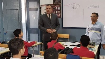 وكيل تعليم دمياط يشدد على عدم التهاون في تطبيق أعلى معايير الجودة بالمدارس